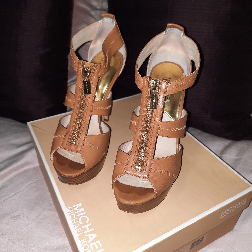 Michael Kors Sandal Heels 8 Tan Gorgeous!